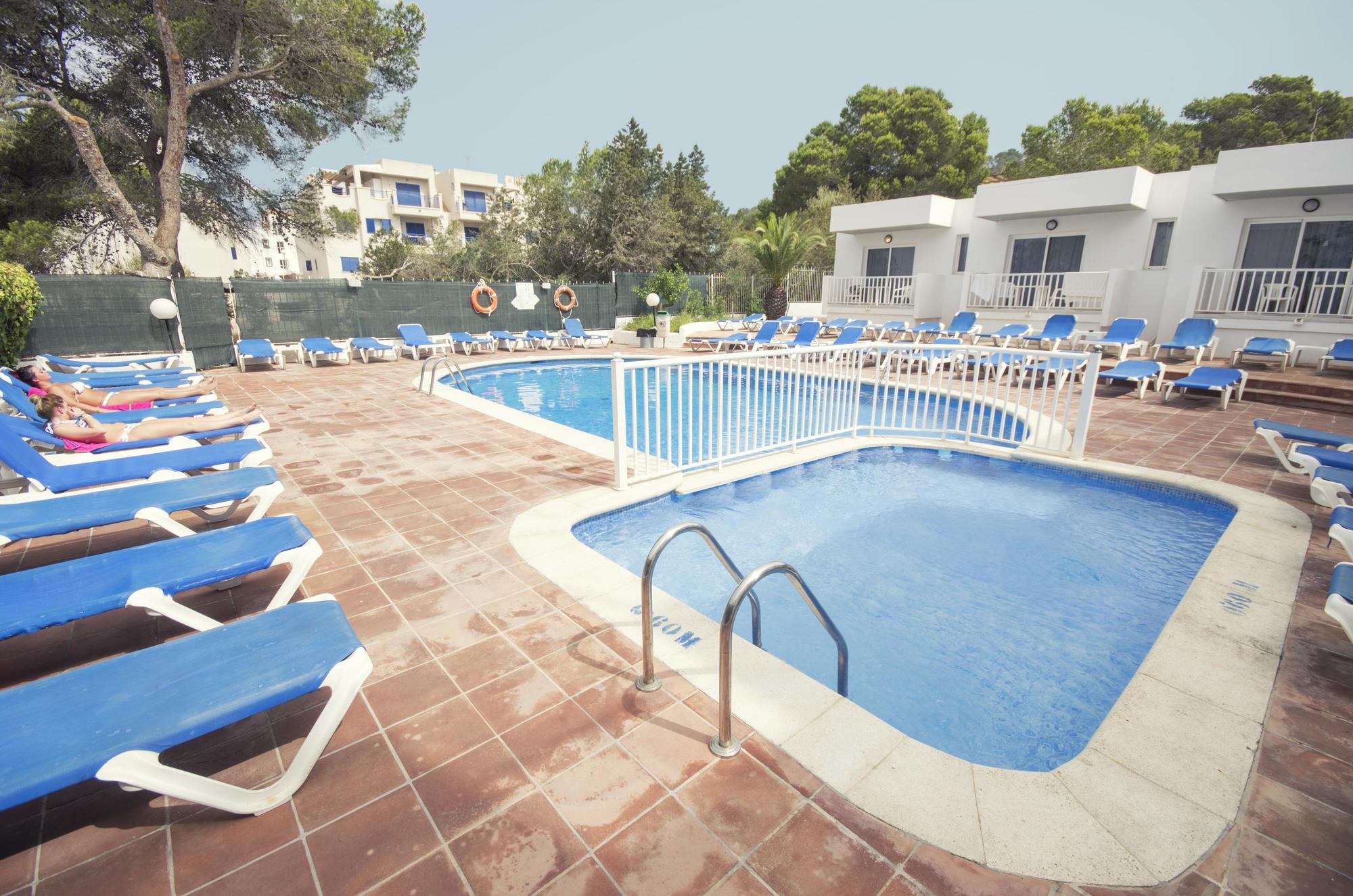 Wi-Ki-Woo (Adults Only) Aparthotel Sant Antoni de Portmany Exterior foto