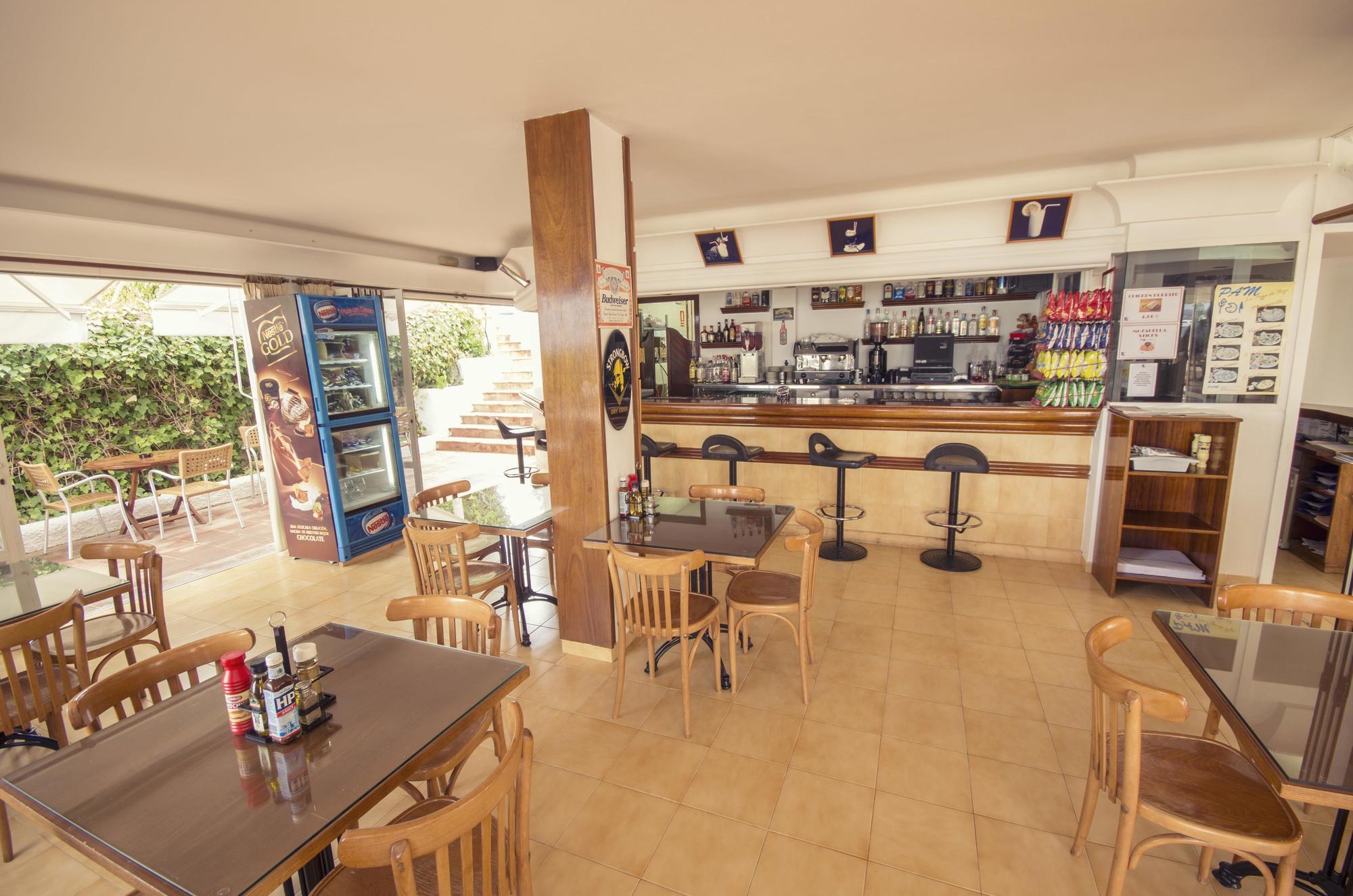 Wi-Ki-Woo (Adults Only) Aparthotel Sant Antoni de Portmany Exterior foto