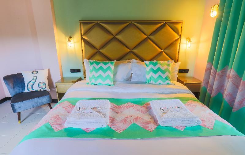 Wi-Ki-Woo (Adults Only) Aparthotel Sant Antoni de Portmany Exterior foto