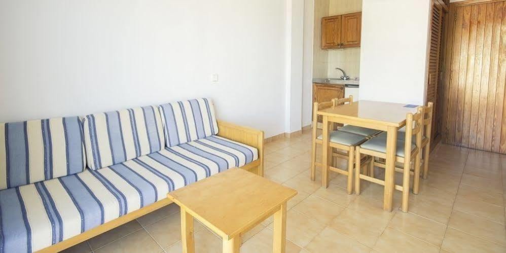 Wi-Ki-Woo (Adults Only) Aparthotel Sant Antoni de Portmany Exterior foto