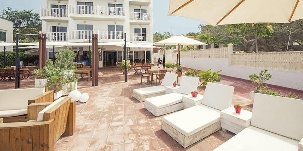 Wi-Ki-Woo (Adults Only) Aparthotel Sant Antoni de Portmany Exterior foto