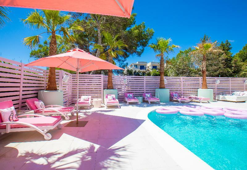 Wi-Ki-Woo (Adults Only) Aparthotel Sant Antoni de Portmany Exterior foto